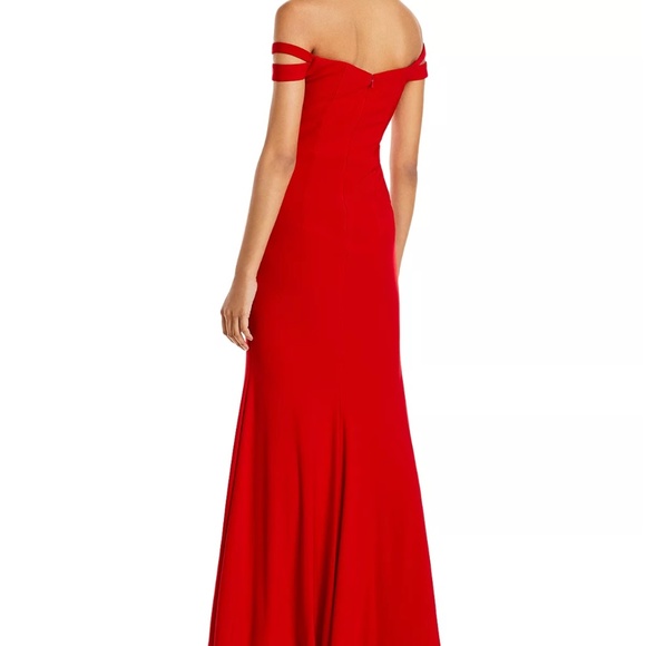 Red formal gown - Picture 2 of 2